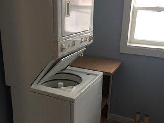 4th image of 808 Jefferson 1/2 St
