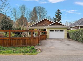 10274 Tsaykum Rd, North Saanich, BC