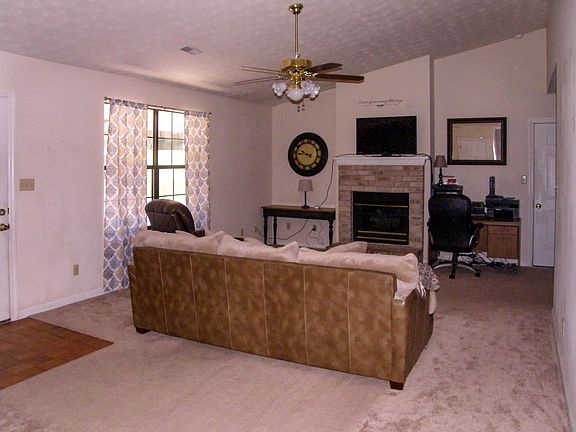 3rd image of 8112 Jeanie Ln