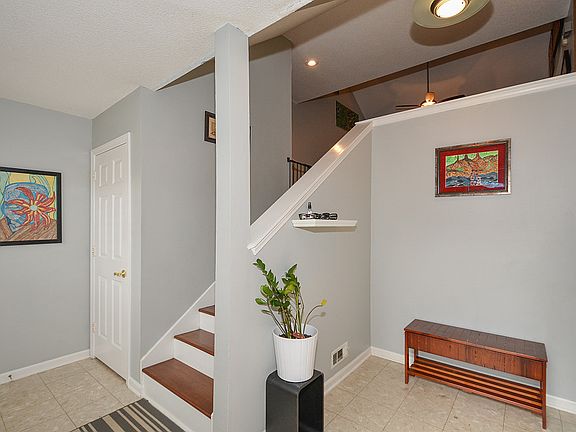 5th image of 1154 Creatwood Cir SE