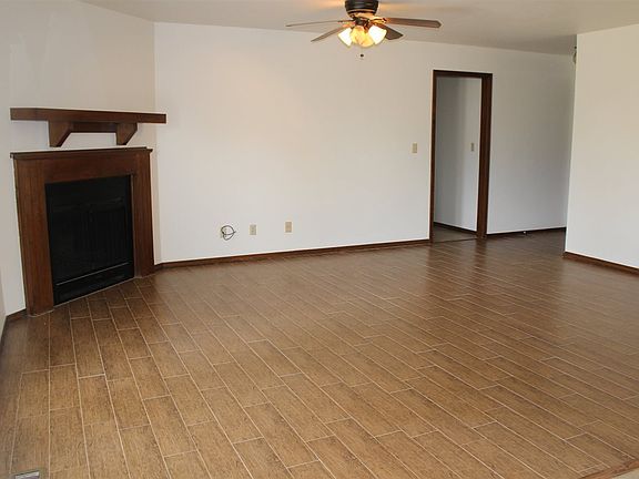 5th image of 5006 Yorkshire Dr