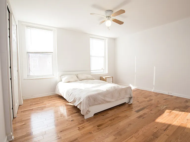 2731 Brown St #2F — Photo 1