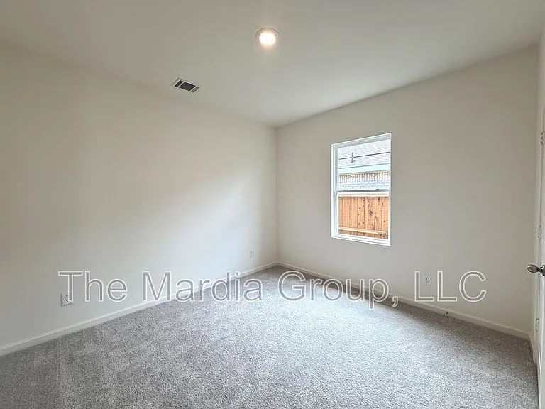 1213 Herring Dr — Photo 11