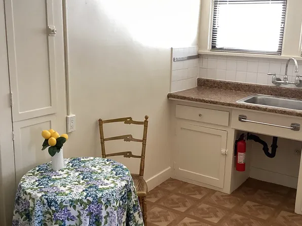 2034 Ashby Ave #12, Berkeley, CA 94703