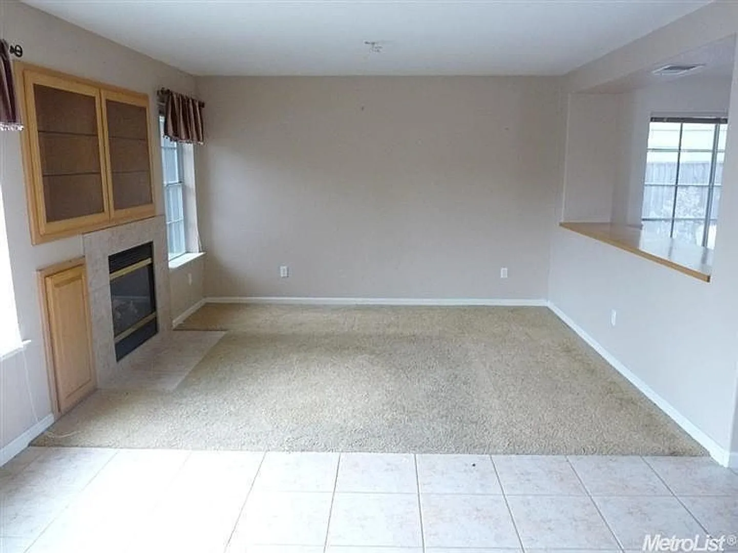 Coming Soon- Do Not Disturb Tenants- Beautiful 4 Bed, 2.5 Bath With Pool In Brentwood — Photo 3