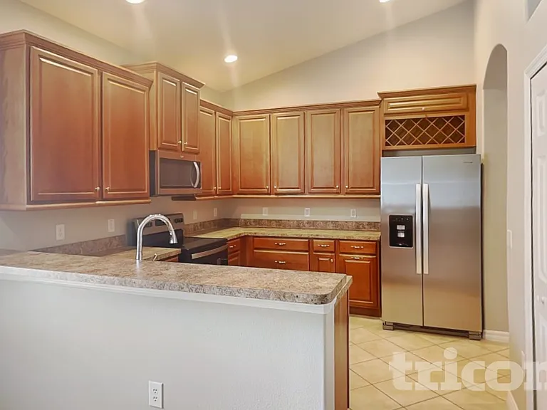 351 Fairmount Park Ct — Photo 6