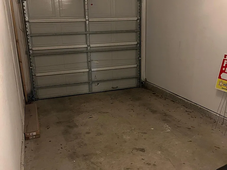 1 Car Garage