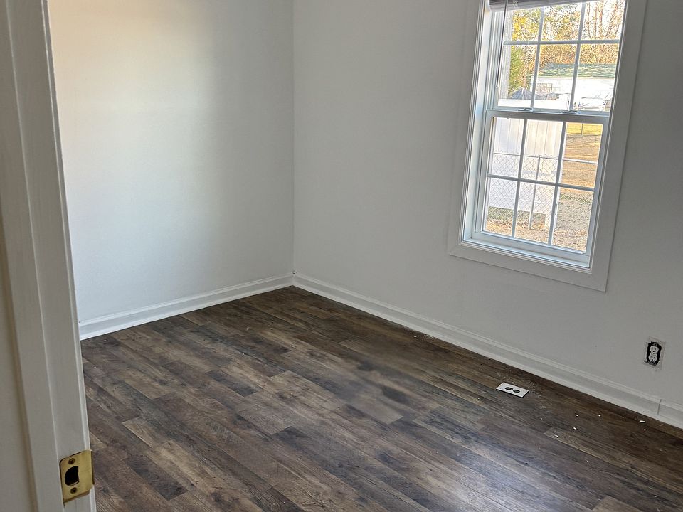 2nd image of 4272 Alamac Rd