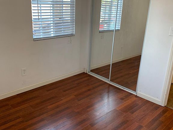 4th image of 2416 Lincoln Ave