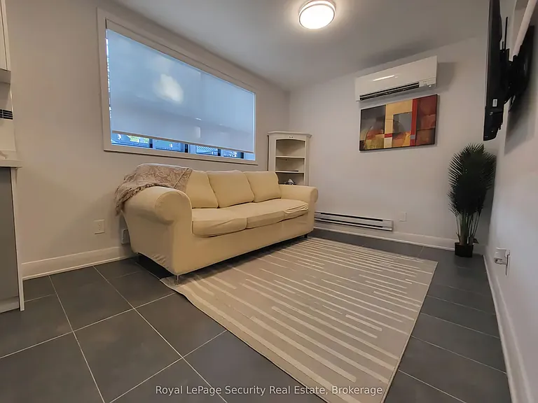 328 Lakeshore Rd E #2 — Photo 12
