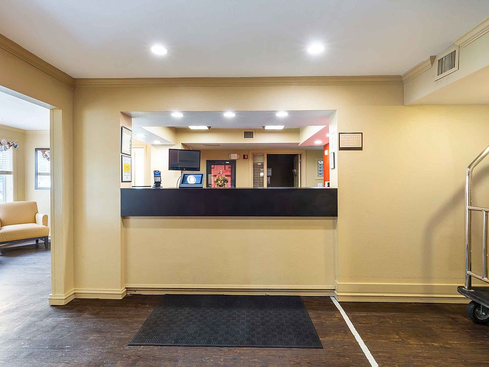 Lobby and Guest Check-in