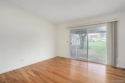 27203 Kennedy St Photo 1
