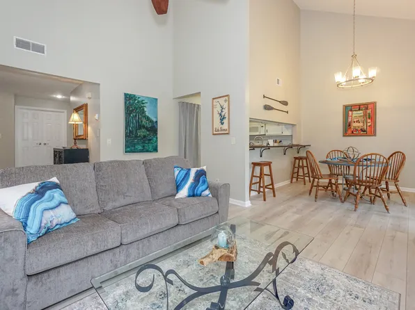 20105 Henderson Rd Unit E, Cornelius, NC 28031