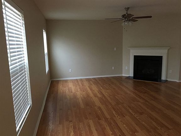 5th image of 1011 Bent Branch St
