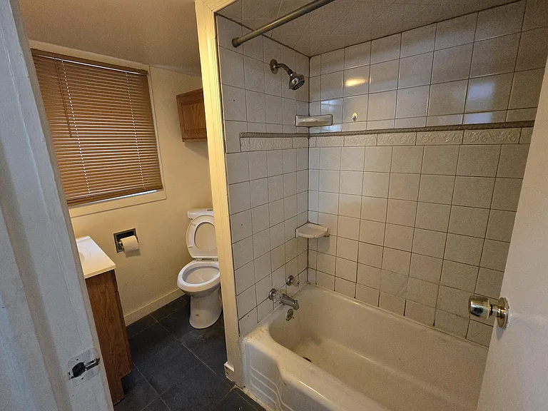 1136 Luzerne St #1136 — Photo 7