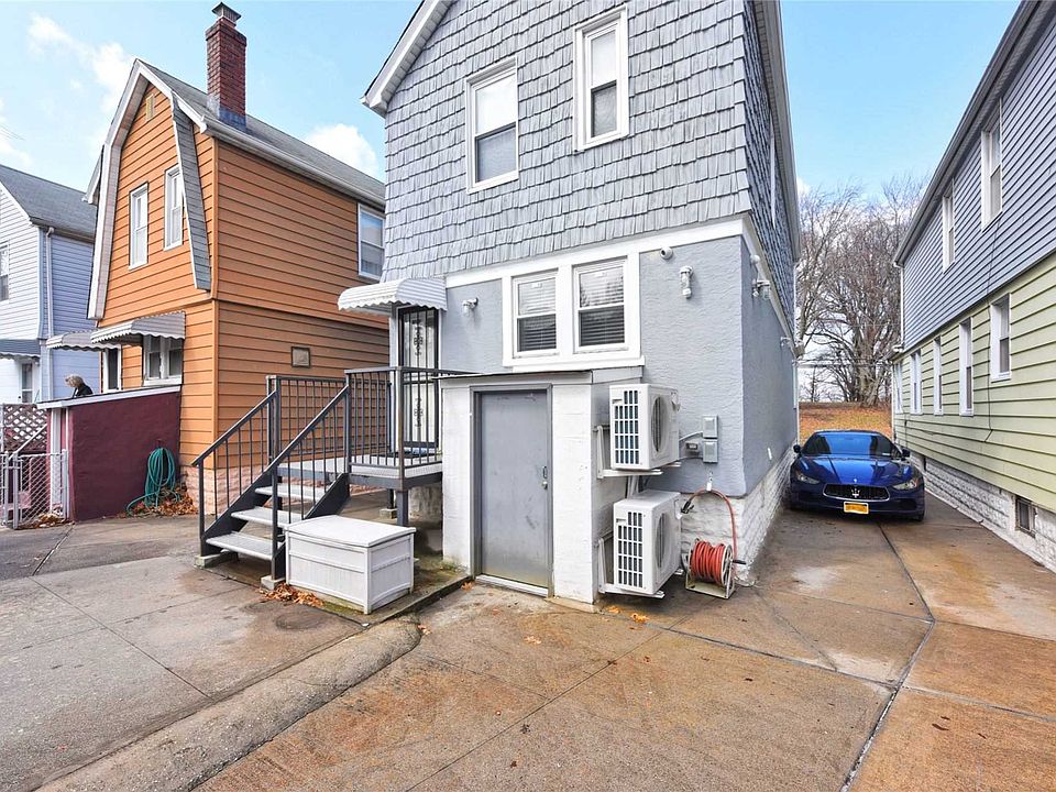 2nd image of 119-18 Poppenhusen Ave