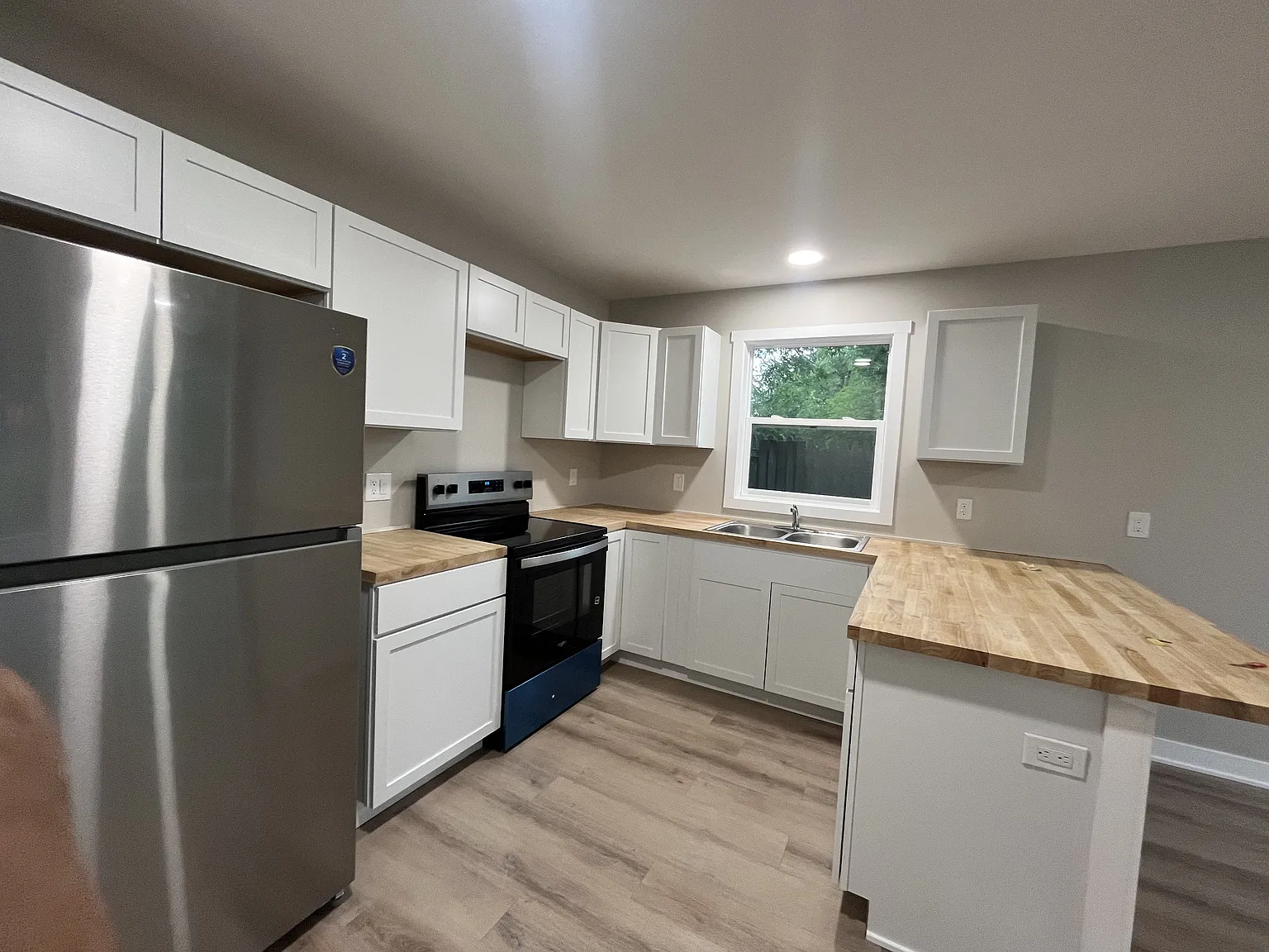 1 bed, 1.0 bath, $1,050 — Photo 2