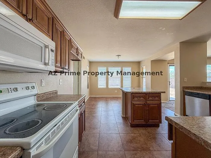 583 W Racine Loop — Photo 6
