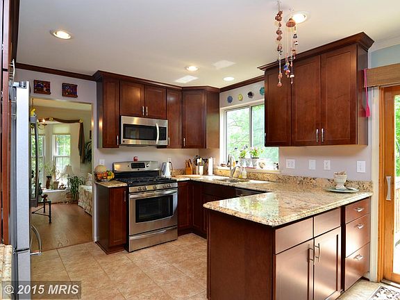5th image of 2516 Lindenwood Dr