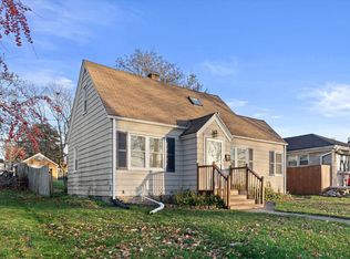 2918 S 95th St, West Allis, WI 53227