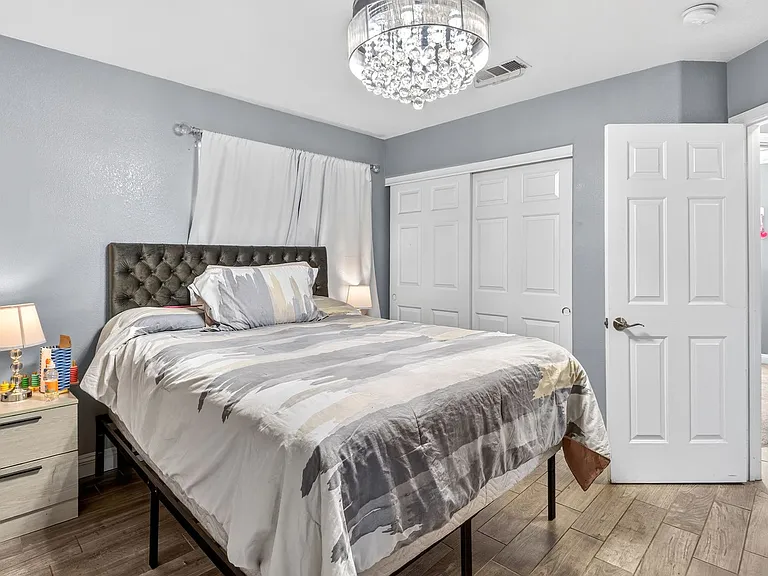 7520 Bowles Dr — Photo 10
