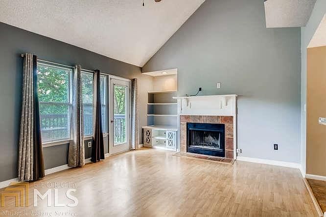 1st image of 802 Ivy Green Ln