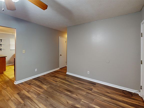 4th image of 3311 Pinebrook Ln
