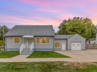 61 S Union St, Aurora, IL 60505