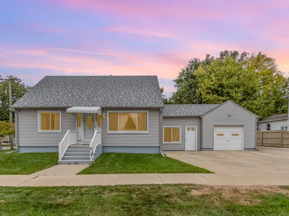 61 S Union St, Aurora, IL 60505