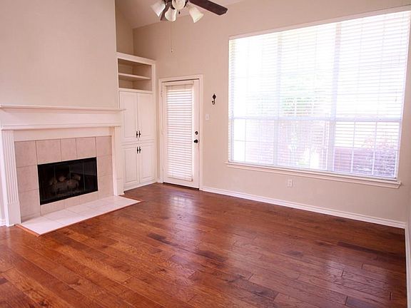 4th image of 3137 Kings Canyon Dr
