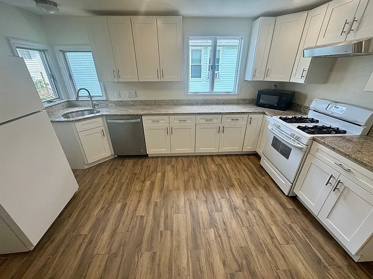 45 Woods Ave #45 — Photo 1