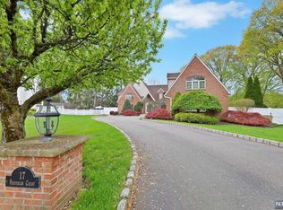 17 Frederick Ct, Wayne, NJ 07470