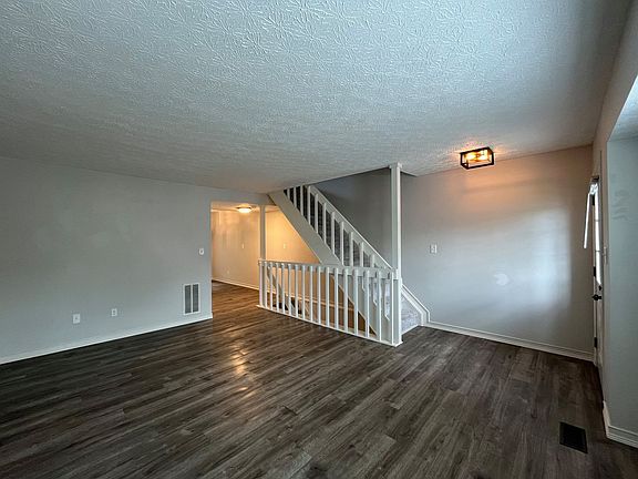 2nd image of 869 Charnwood Ln