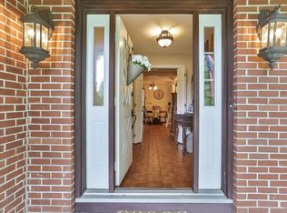 6 Fargo Dr, Ledyard, CT 06339