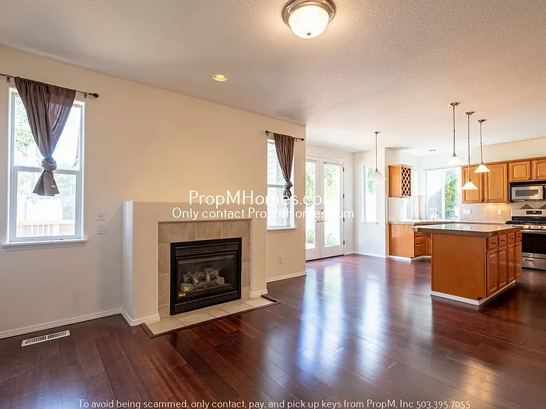 7561 SW Thornton Dr — Photo 9