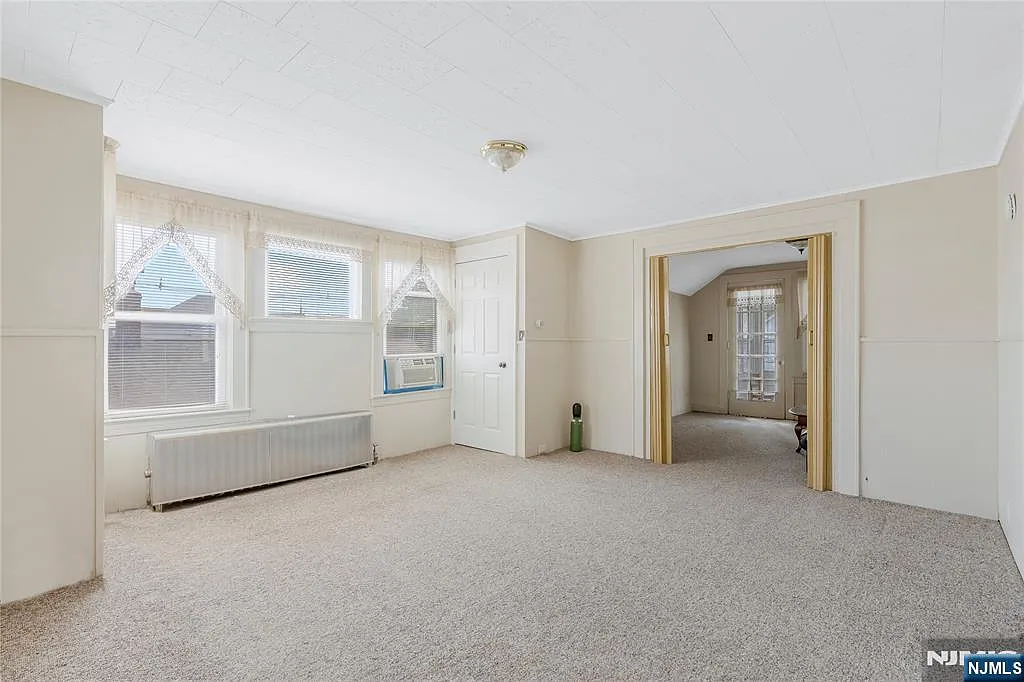 2 bed, 1.0 bath, $2,700 — Photo 3