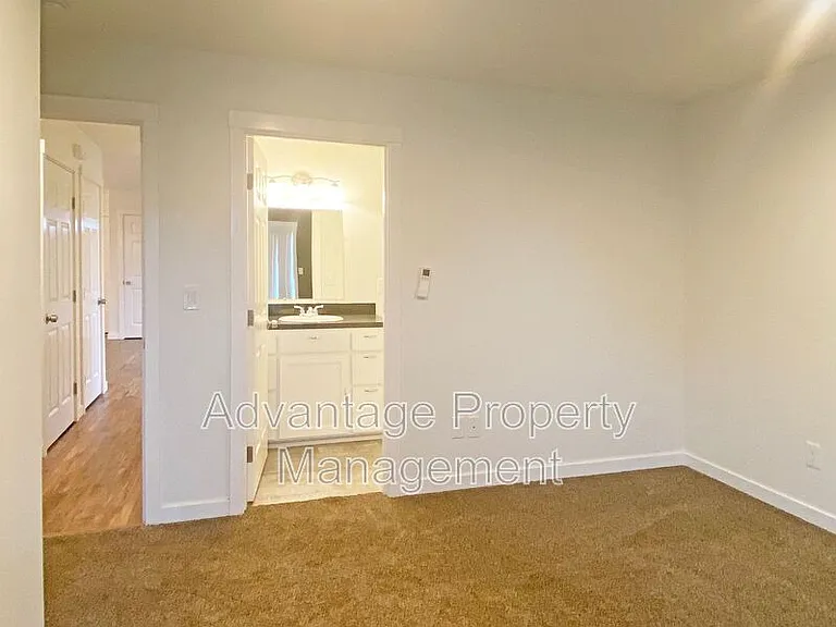 1711 S 9th St — Photo 8