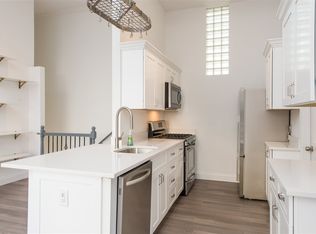 107 6th St, Hoboken, NJ 07030