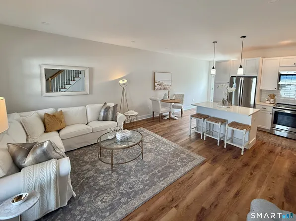 138 Boston Post Road #11, East Lyme, CT 06333