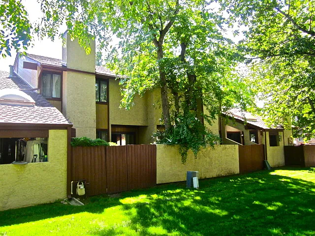 2643 Grapewood Ln