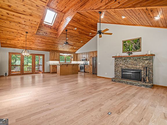 3rd image of 56 Napoleon Ln