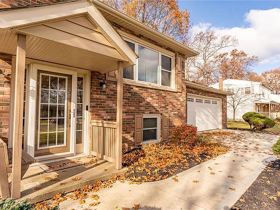 2nd image of 2610 Belair Dr