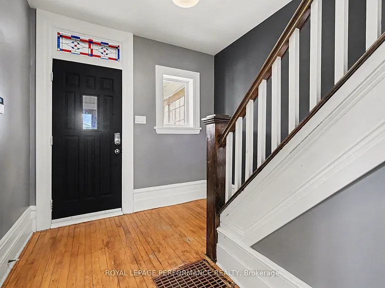 506 Wentworth Ave — Photo 4