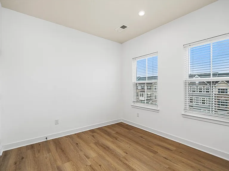 9001 Hickory Rd — Photo 16