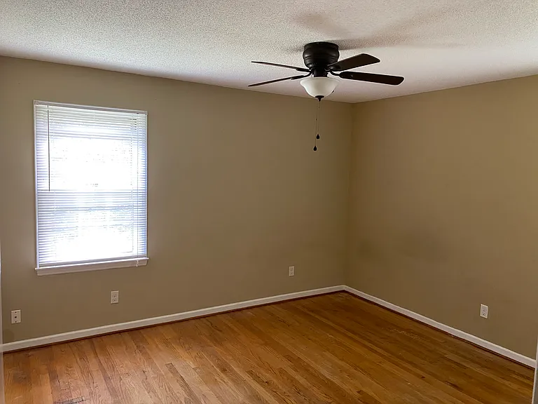 2305 Lawrence Dr — Photo 9
