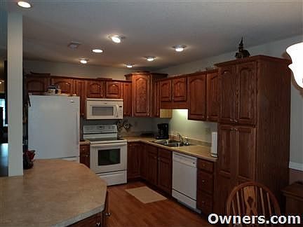 5th image of 1605 White Pine Ln