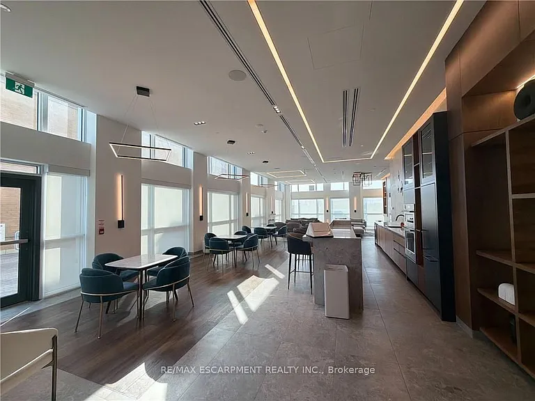 509 Dundas St W #616 — Photo 23