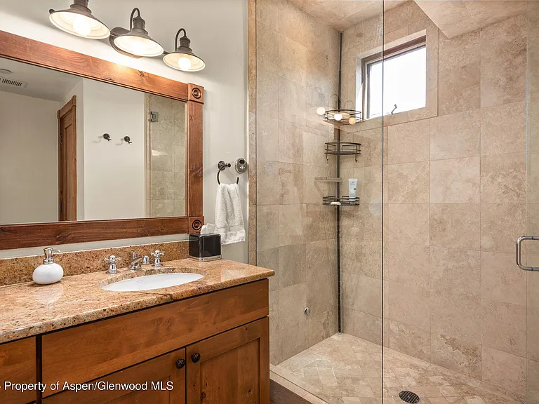 513 W Main St #B202 — Photo 11