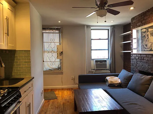 Rented by Evergreen Realty & Investments | media 4