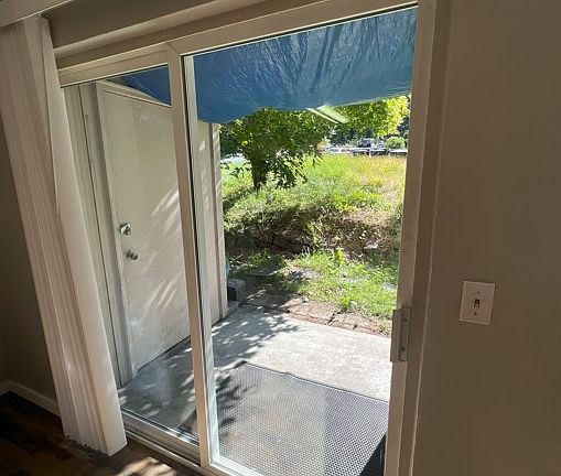 3rd image of 2052 E 56th St
